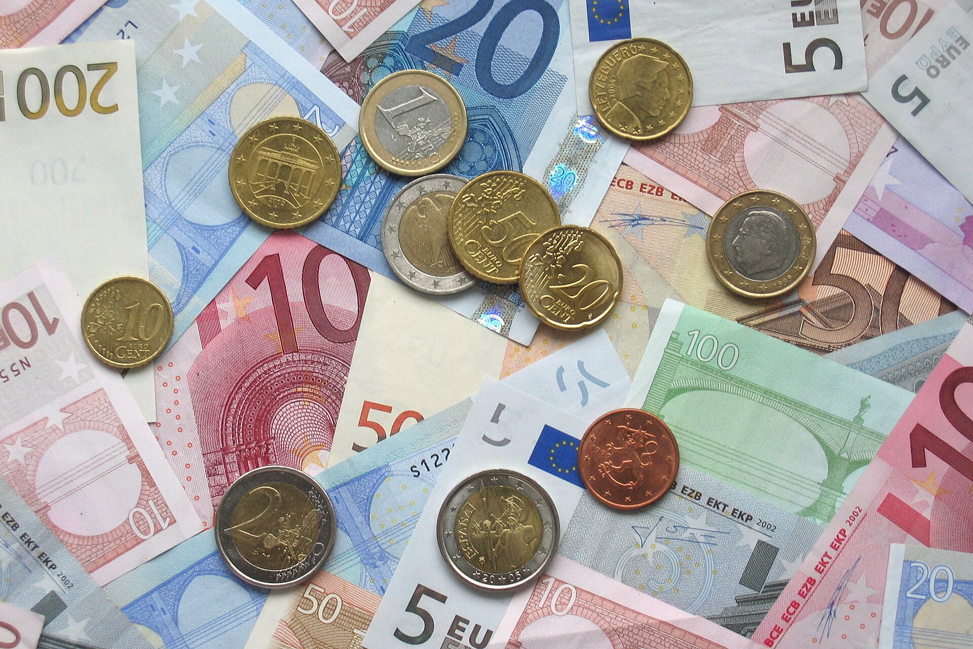 Documents et virement bancaire pour financer un achat de véhicule aux enchères export