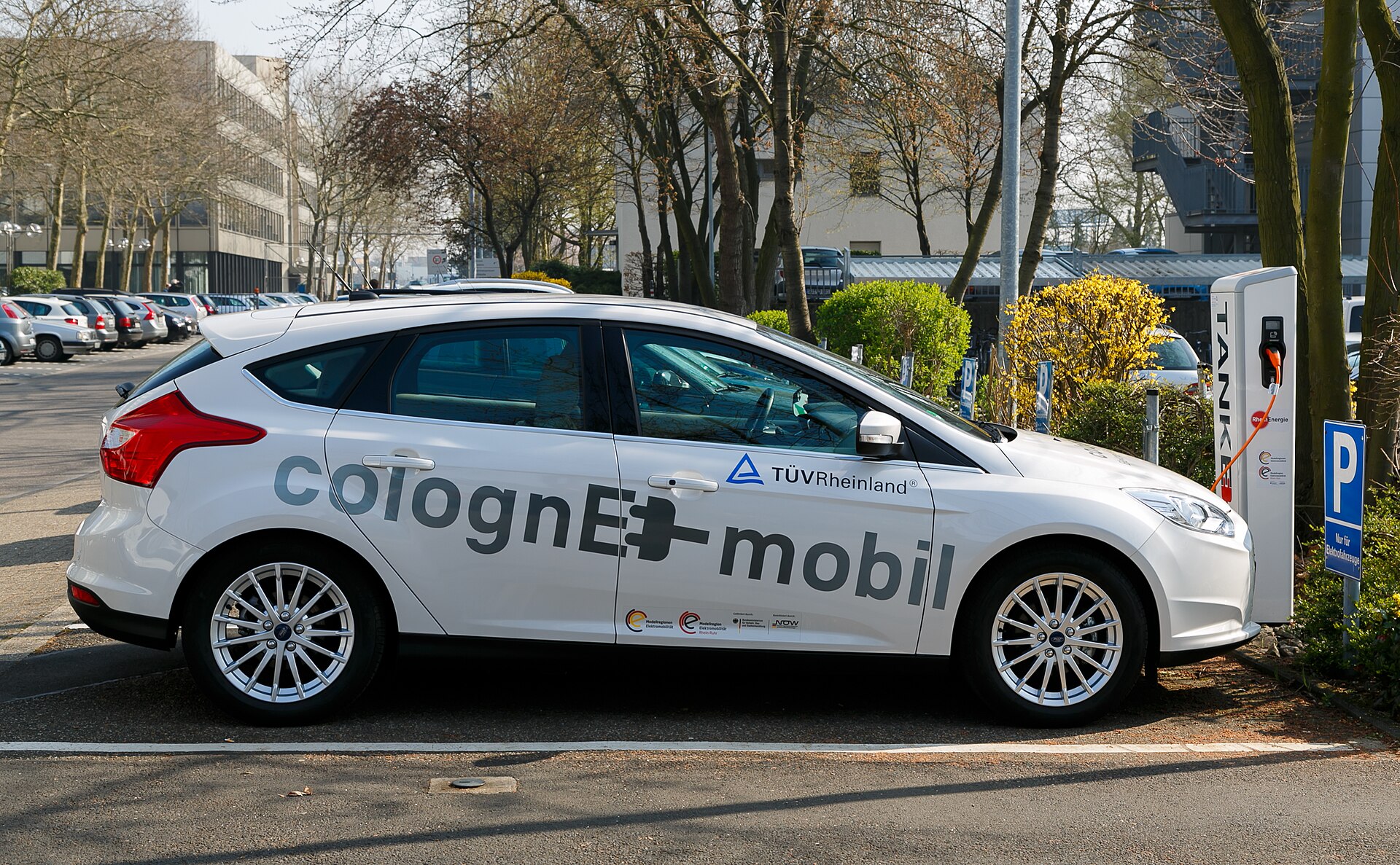 Voiture électrique et hybride prête à être exportée vers le Maghreb en 2026